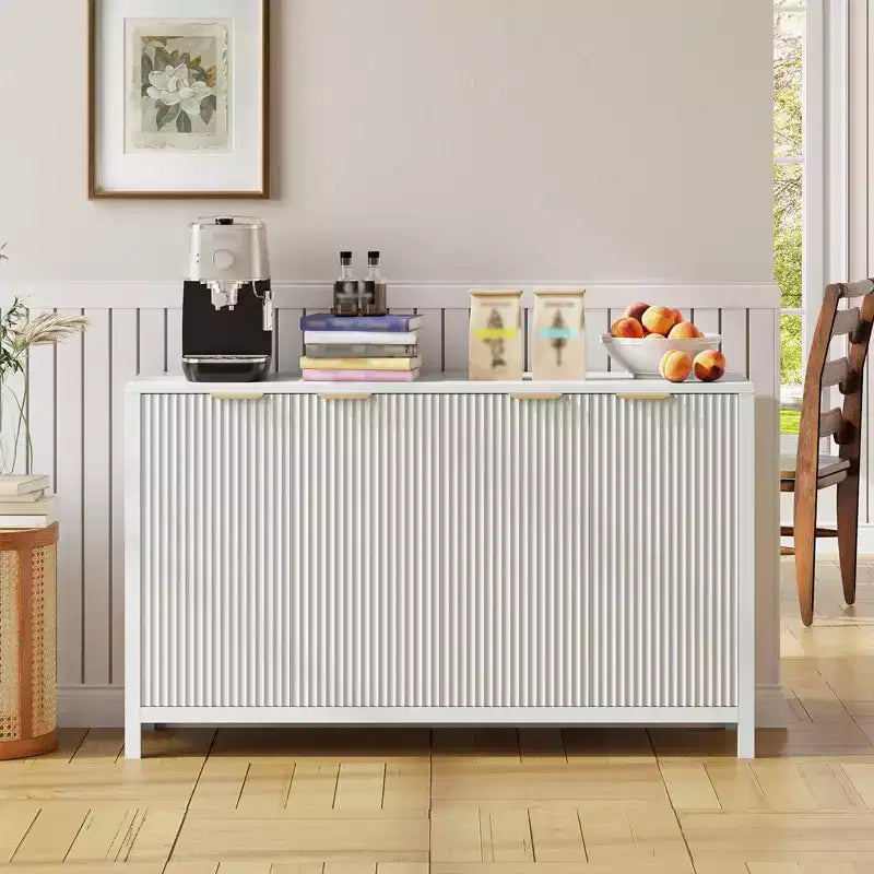 Buffet moderne cannelé de 140 cm avec rangement, crédence en bois à 4 portes avec étagère réglable pour salle à manger, cuisine et salon