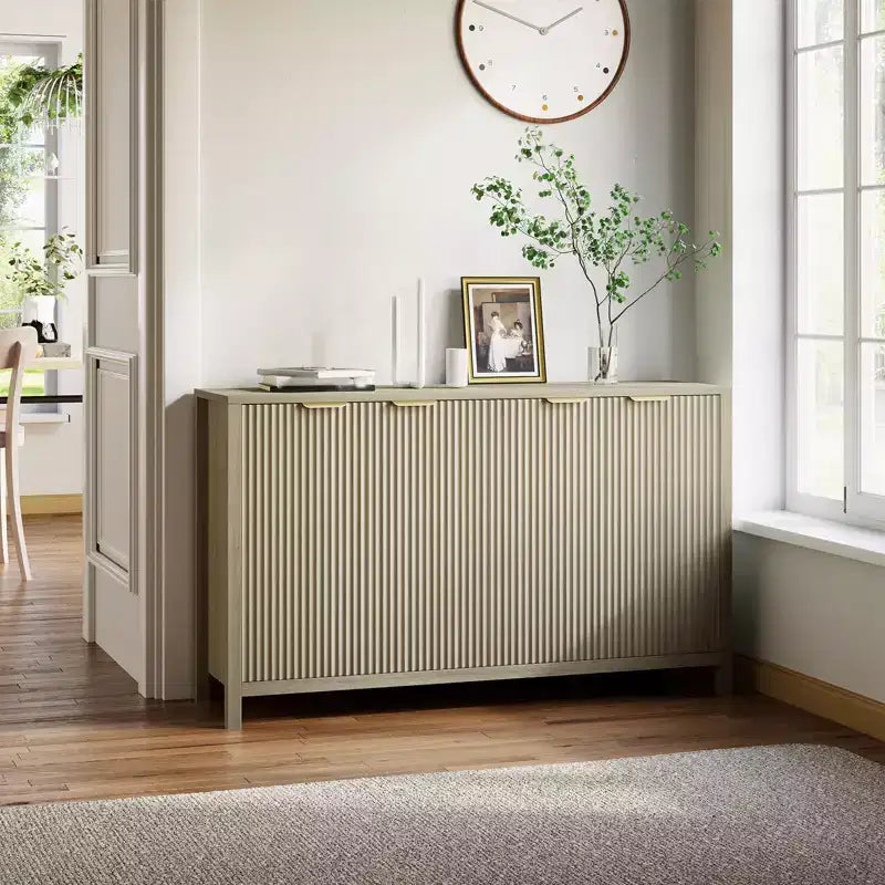 Buffet moderne cannelé de 140 cm avec rangement, crédence en bois à 4 portes avec étagère réglable pour salle à manger, cuisine et salon