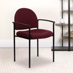 Chaise de réception latérale empilable en acier avec accoudoirs, modèle Confort