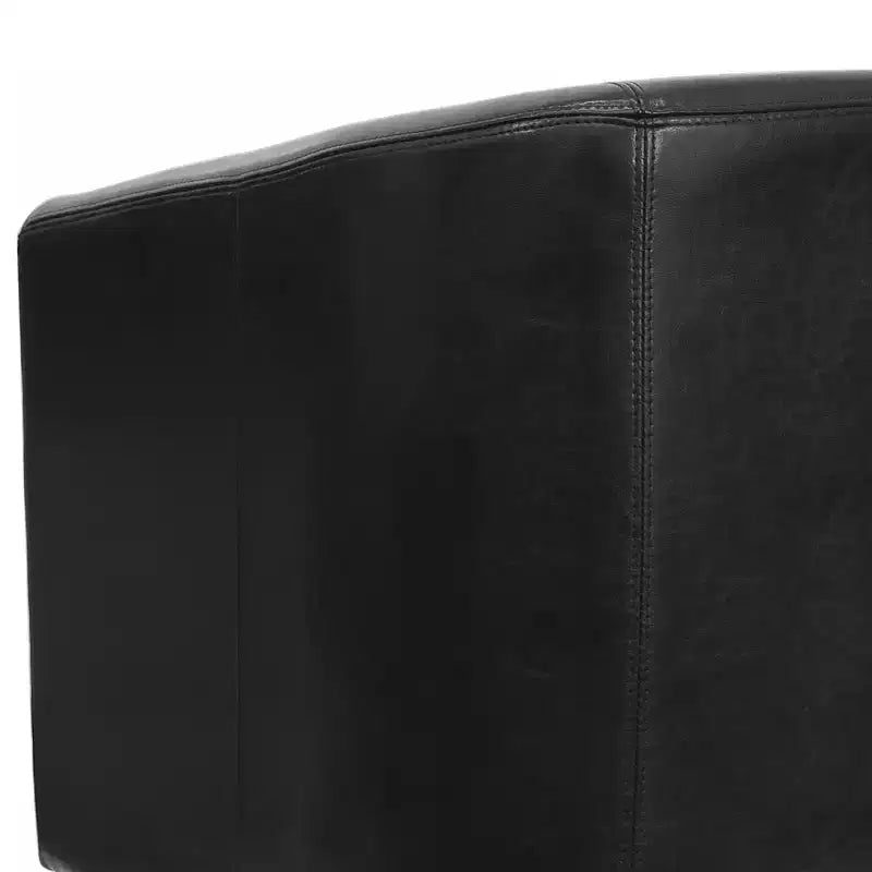 Fauteuil de salon en cuir avec accoudoirs inclinés